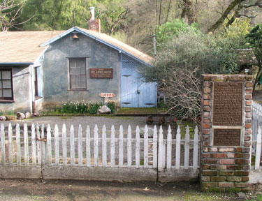 Photo of plaque.