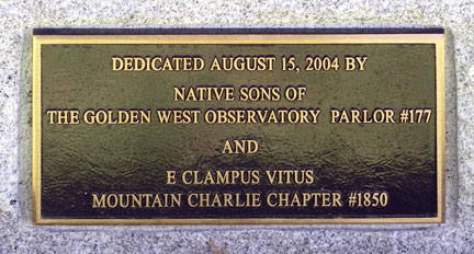 [ Donner monument, Photo  Jack C. Furlow 2004. ]